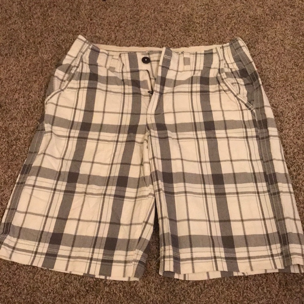 American Eagle Mens Plaid White Gray Longer Length Shorts